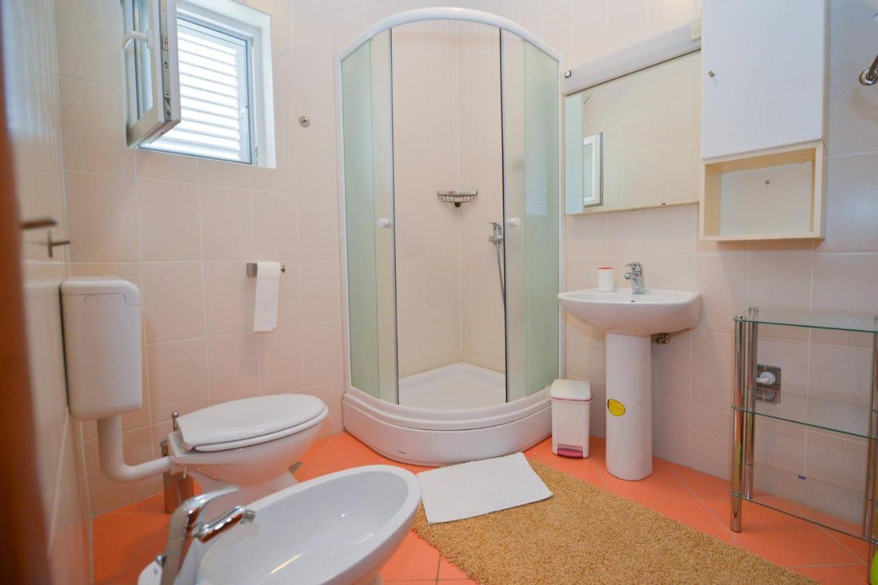 Apartman Nikodem Novalja Exteriör bild